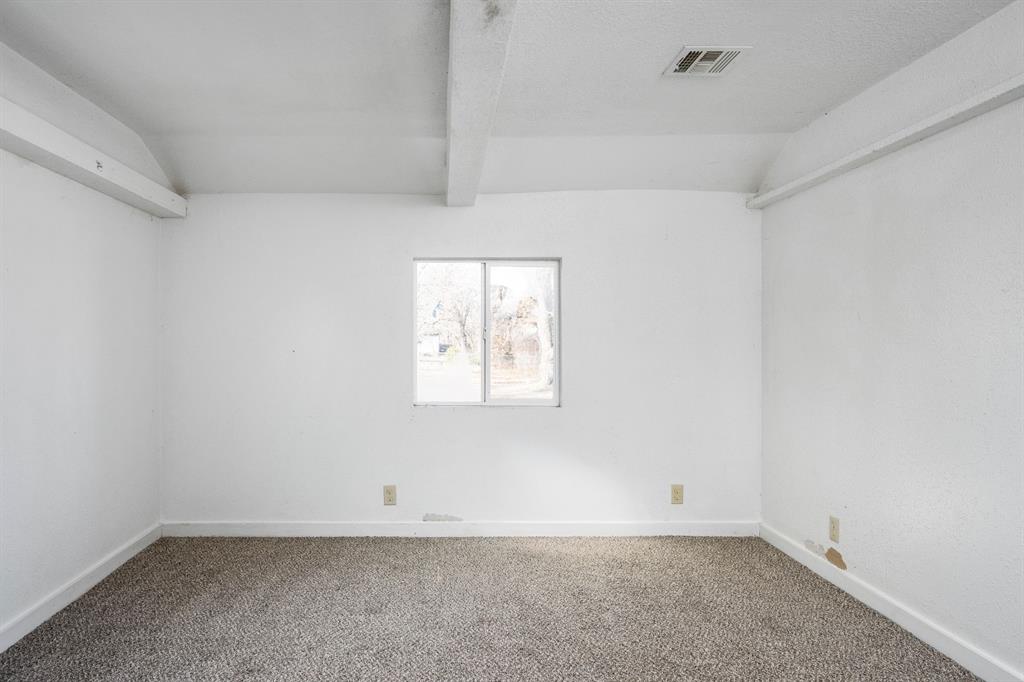 520 S Friendly Road Property Photo 7