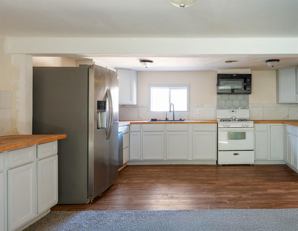 520 S Friendly Road Property Photo 9