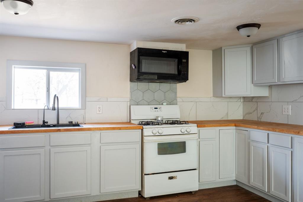 520 S Friendly Road Property Photo 11