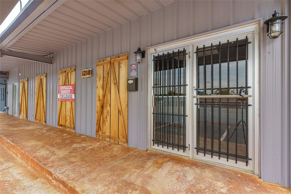 1218 Colorado Avenue Property Photo 4