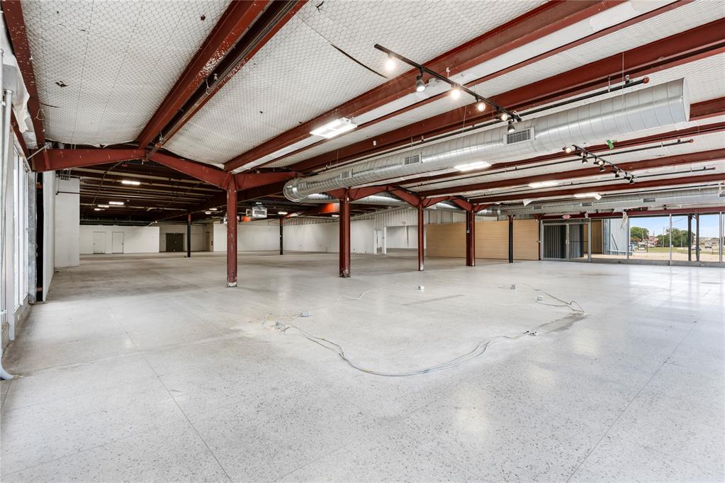1511 W Broadway Street Property Photo 6