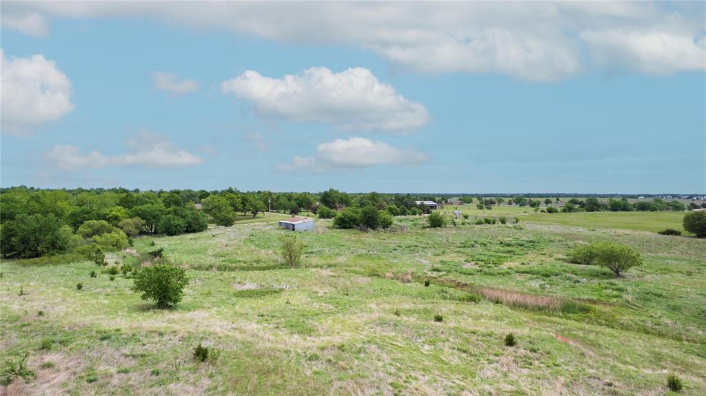Ne Arrowhead Road Property Photo 8