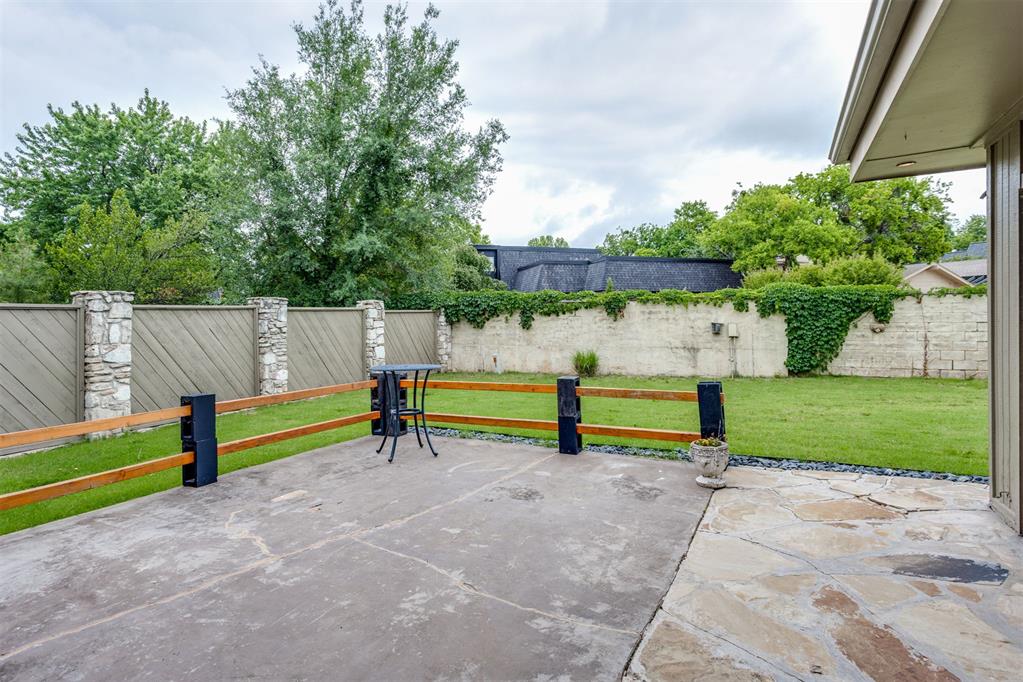 2933 Browne Stone Road Property Photo 4