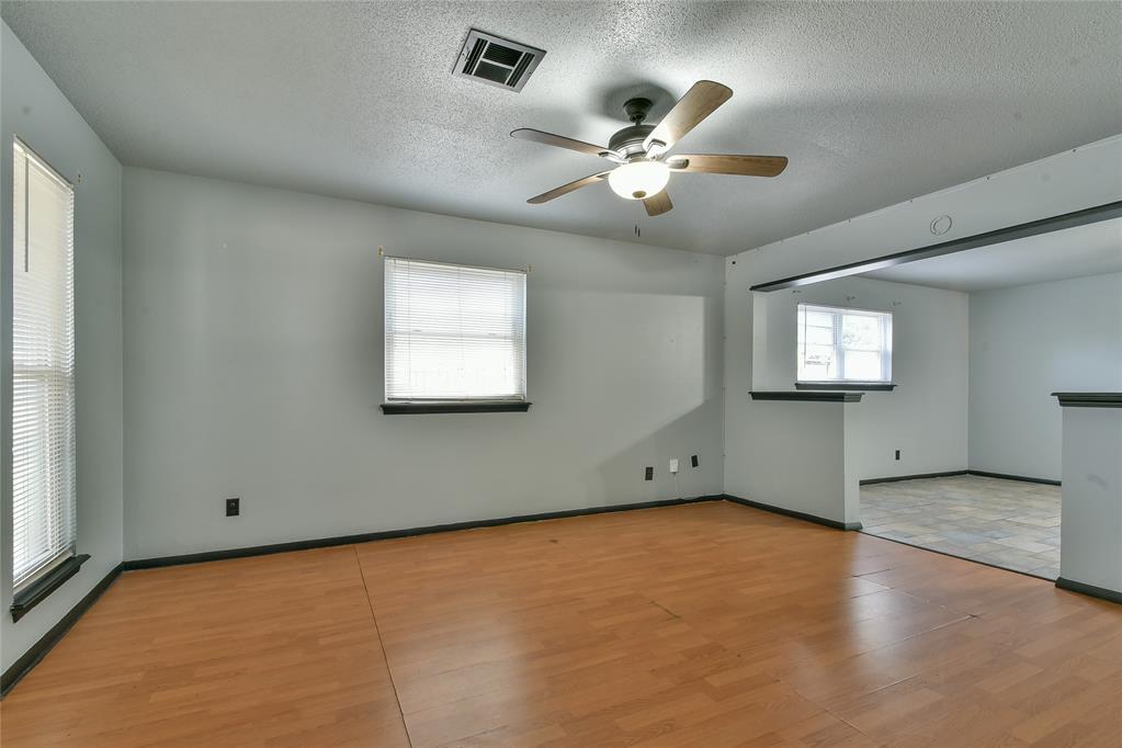 3900 Overland Drive Property Photo 6