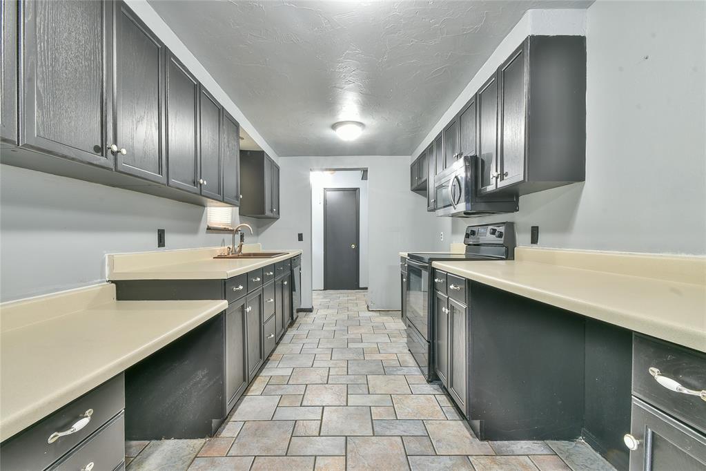 3900 Overland Drive Property Photo 13
