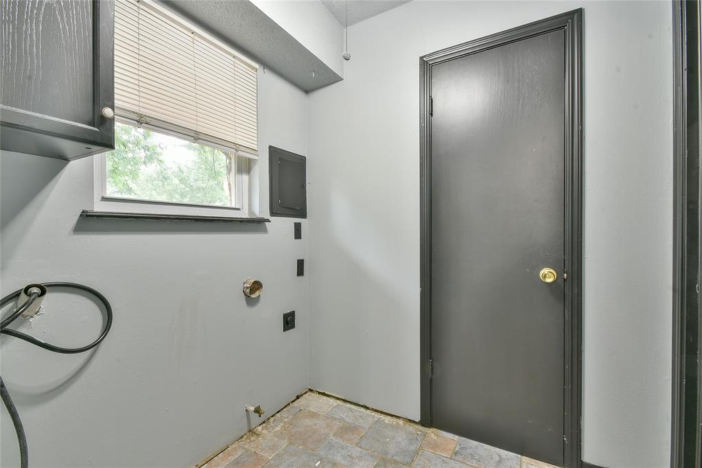 3900 Overland Drive Property Photo 14