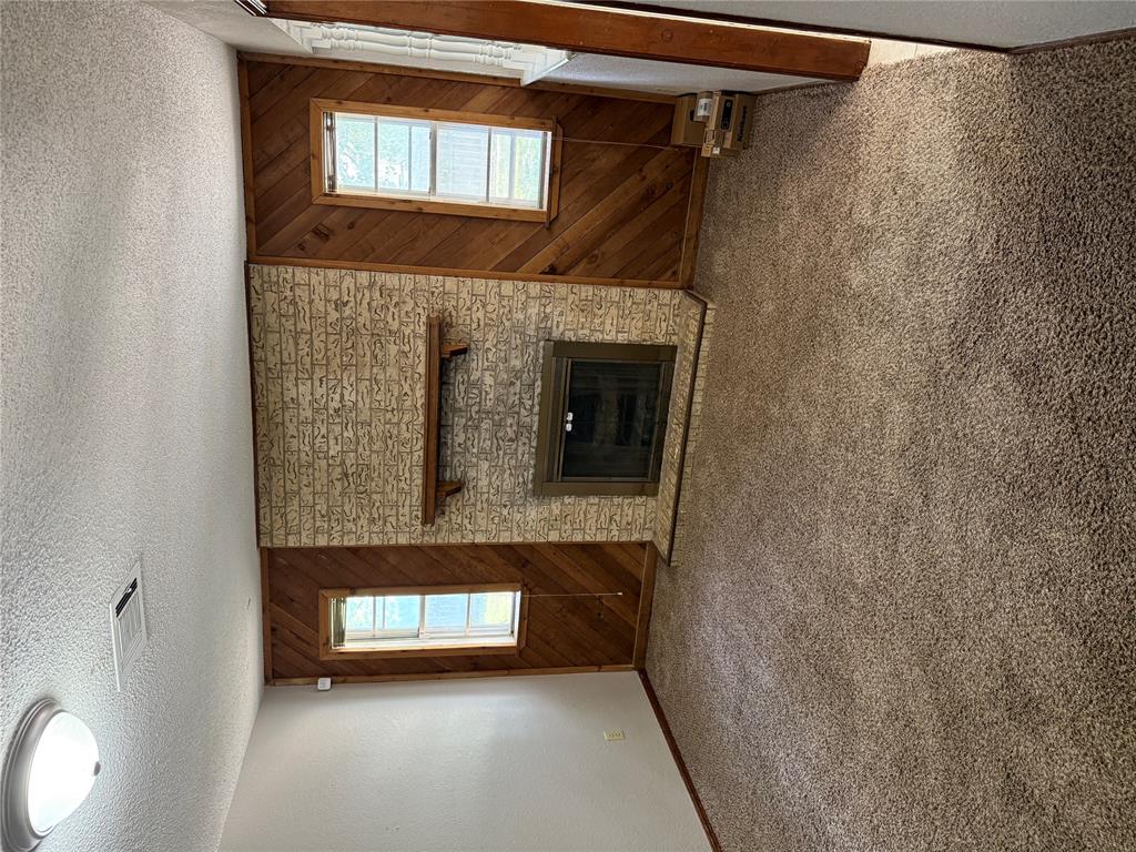 2901 Ne Lakeview Circle Property Photo 4