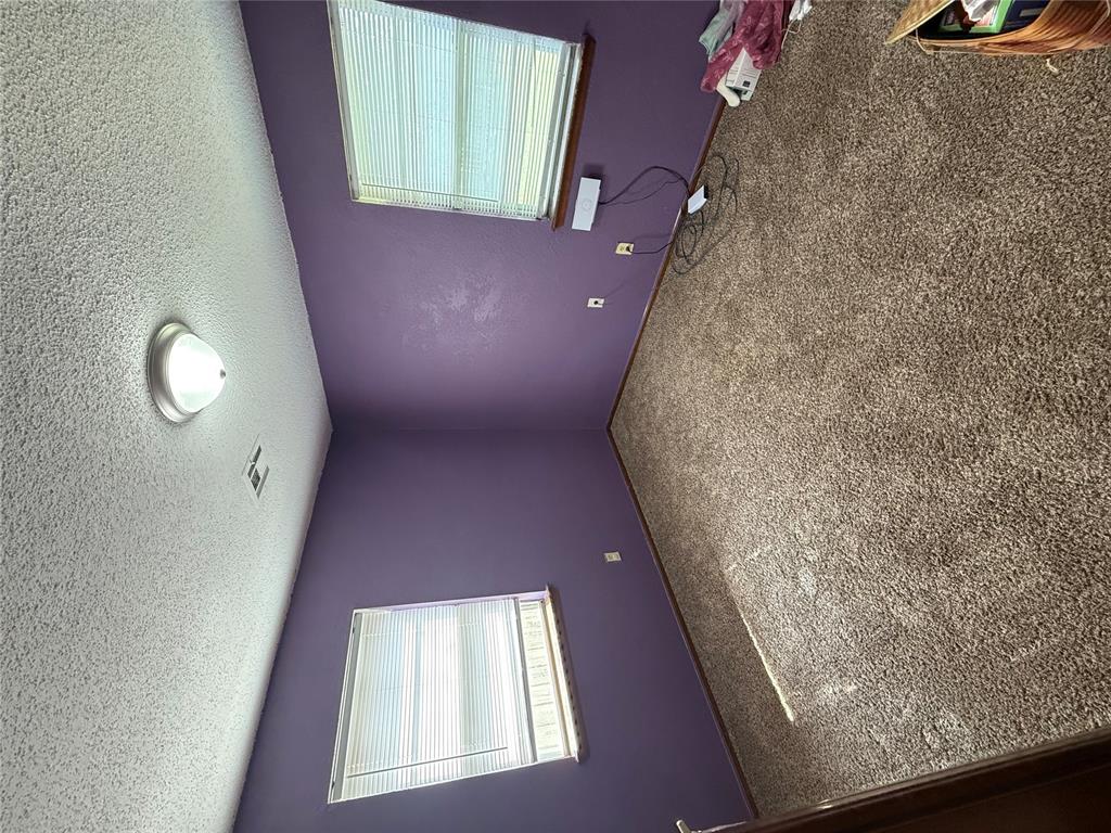 2901 Ne Lakeview Circle Property Photo 8