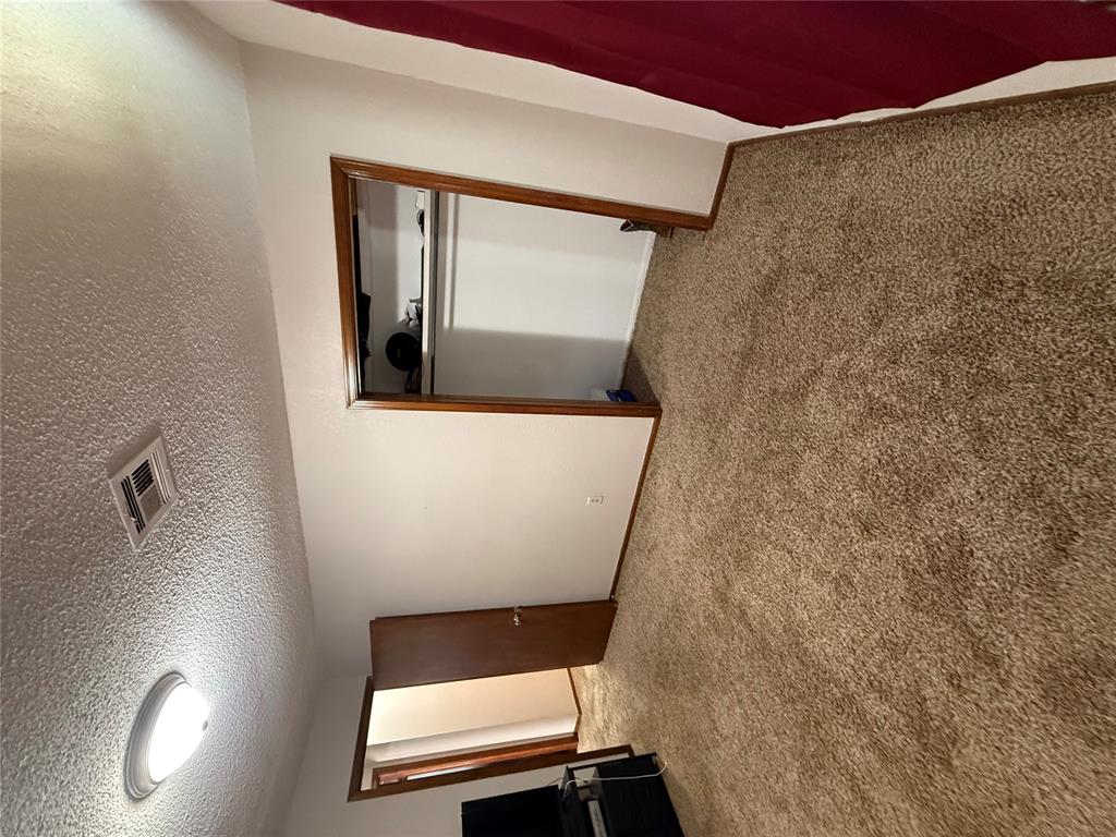 2901 Ne Lakeview Circle Property Photo 10