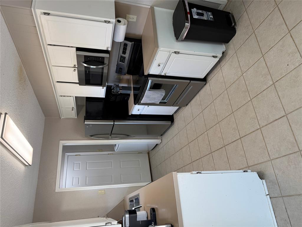 2901 Ne Lakeview Circle Property Photo 16