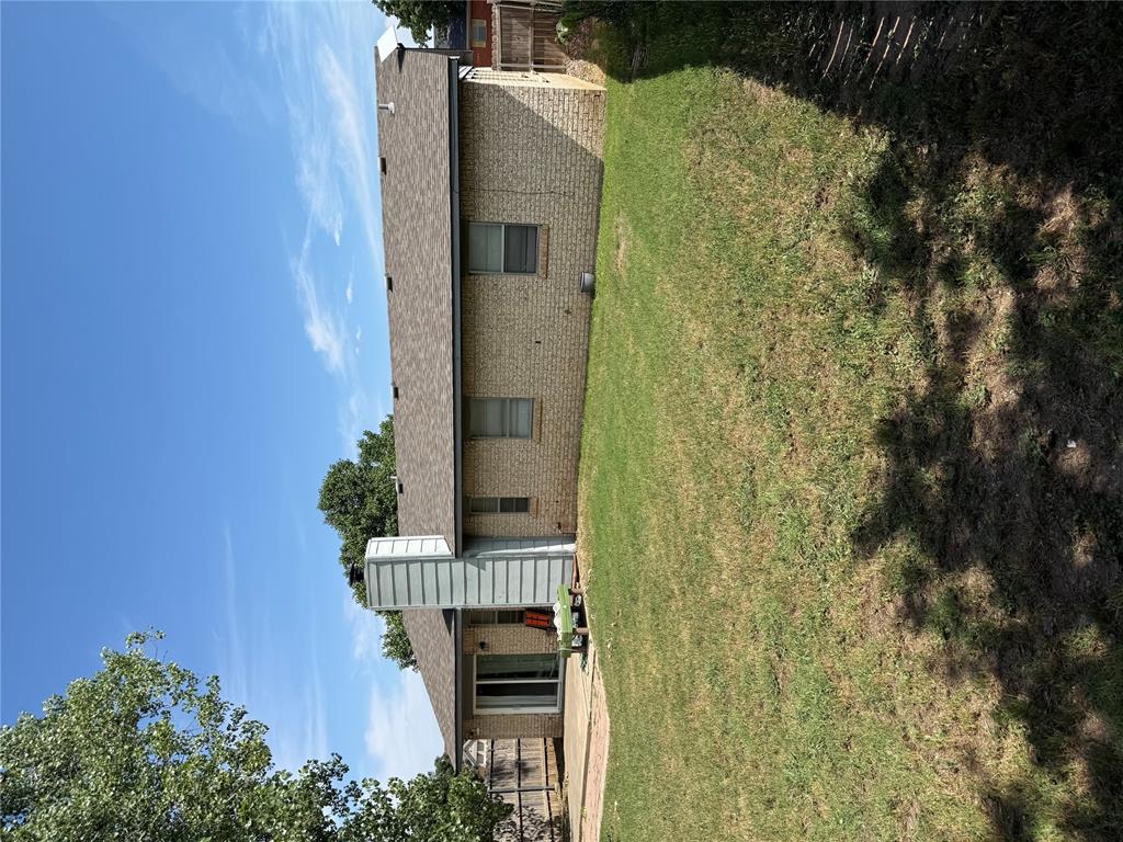 2901 Ne Lakeview Circle Property Photo 17