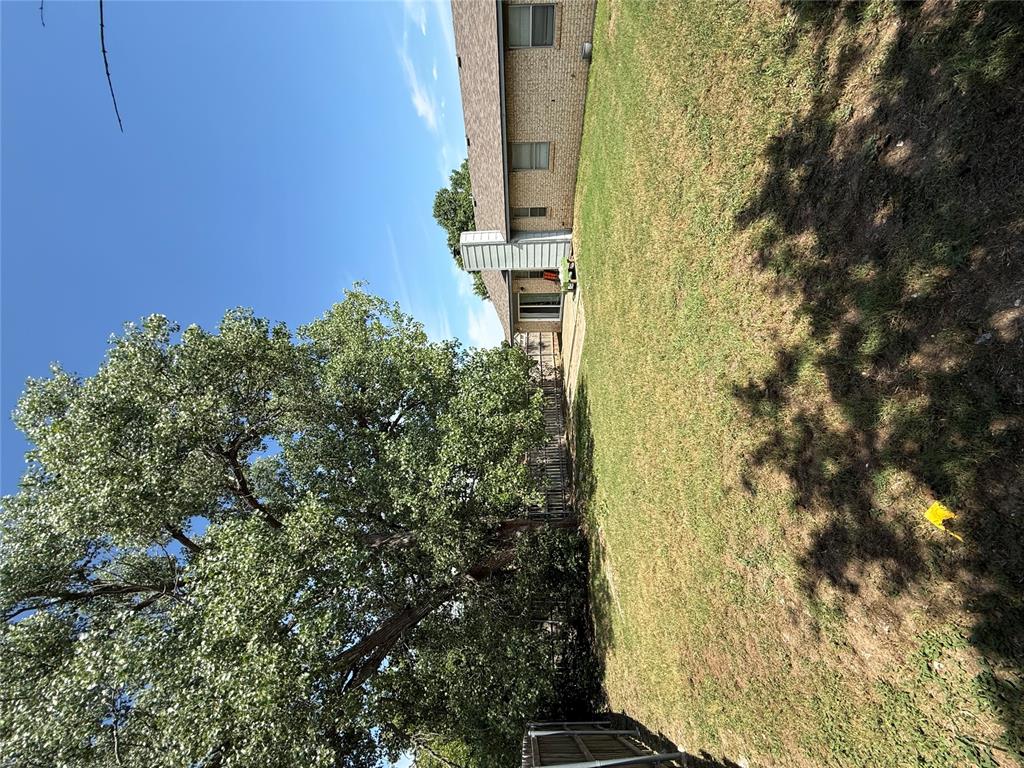 2901 Ne Lakeview Circle Property Photo 18