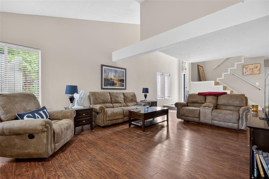 9805 Hefner Village Drive Property Photo 2