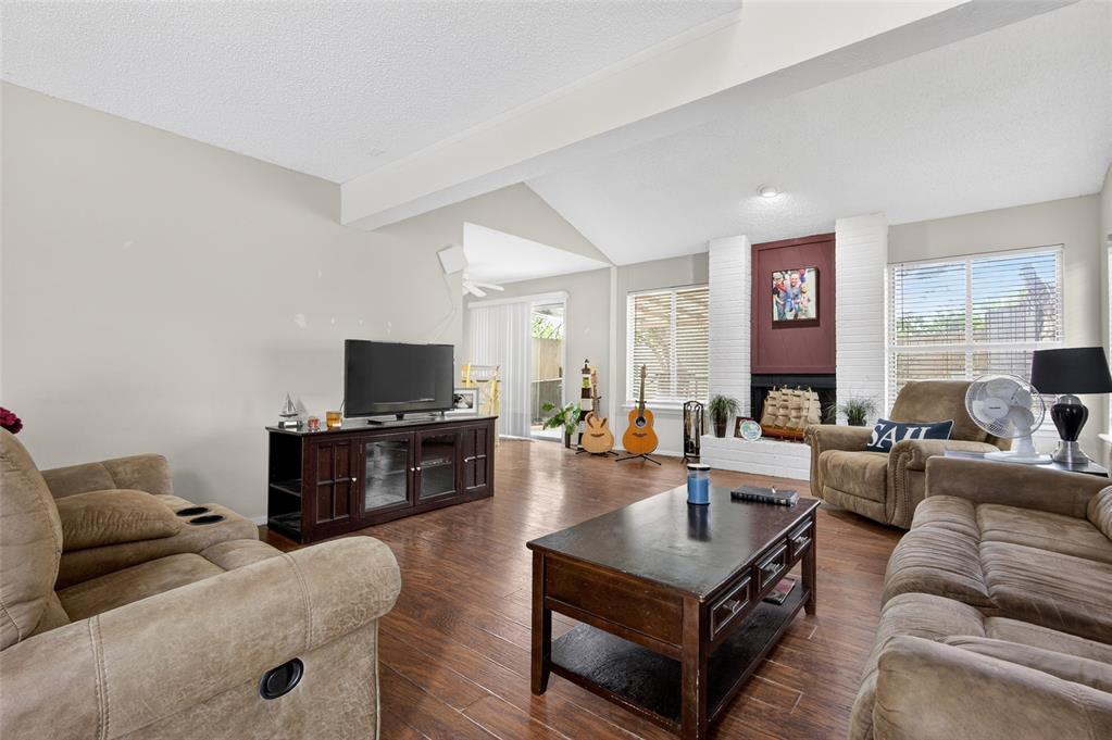 9805 Hefner Village Drive Property Photo 3
