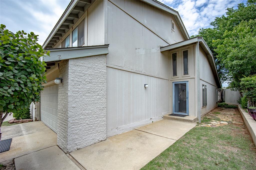 9805 Hefner Village Drive Property Photo 17