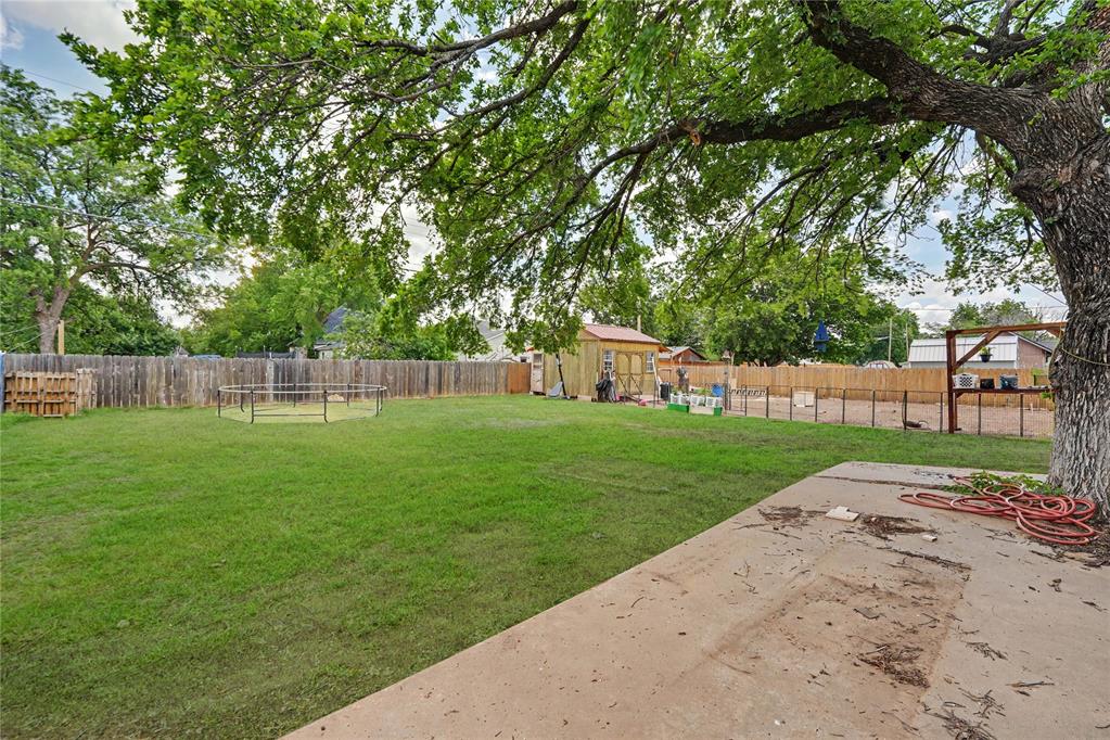 110 S Stephens Property Photo 39