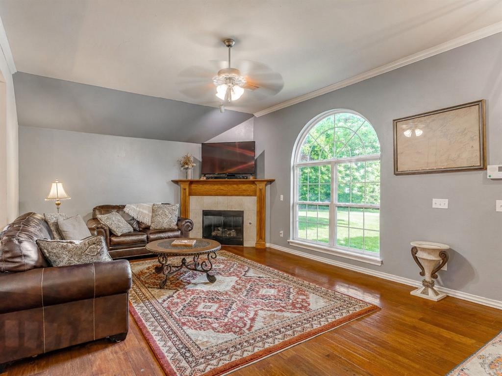 1205 Nw 190th Place Property Photo 3