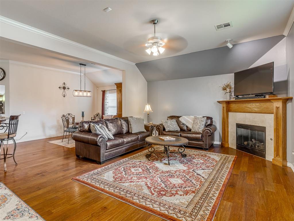 1205 Nw 190th Place Property Photo 4