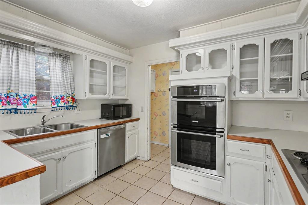 2721 Forest Oaks Circle Property Photo 6