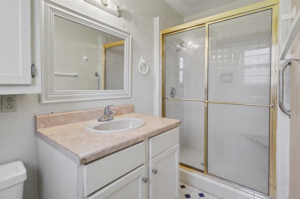 2721 Forest Oaks Circle Property Photo 10