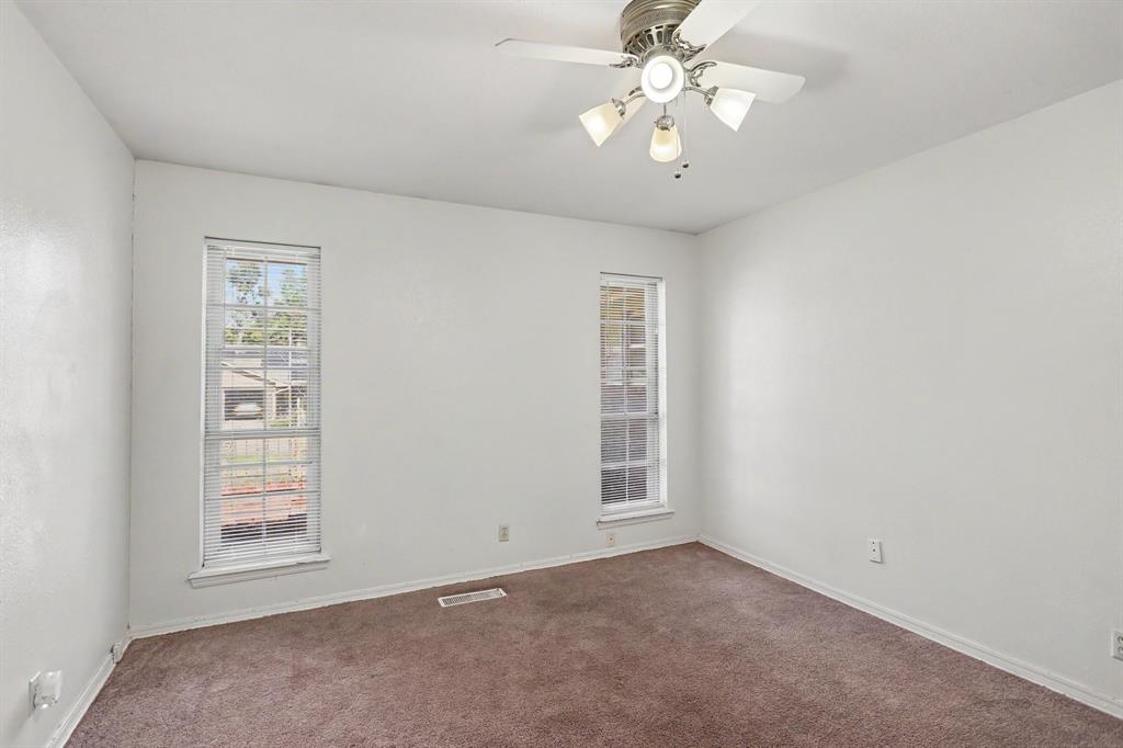 2721 Forest Oaks Circle Property Photo 11