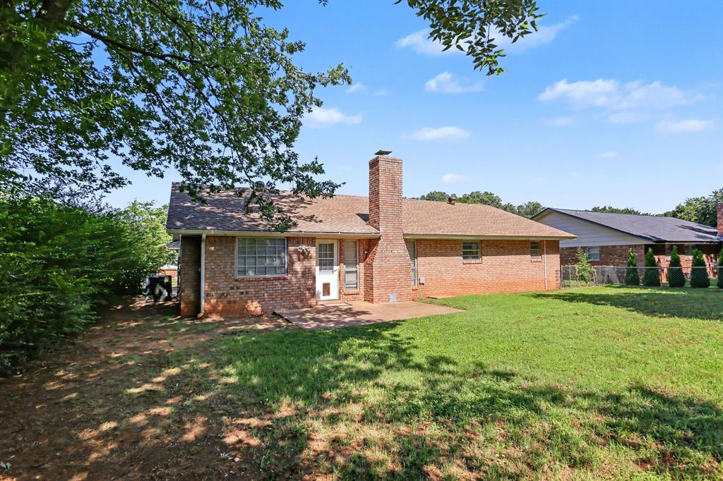 2721 Forest Oaks Circle Property Photo 16