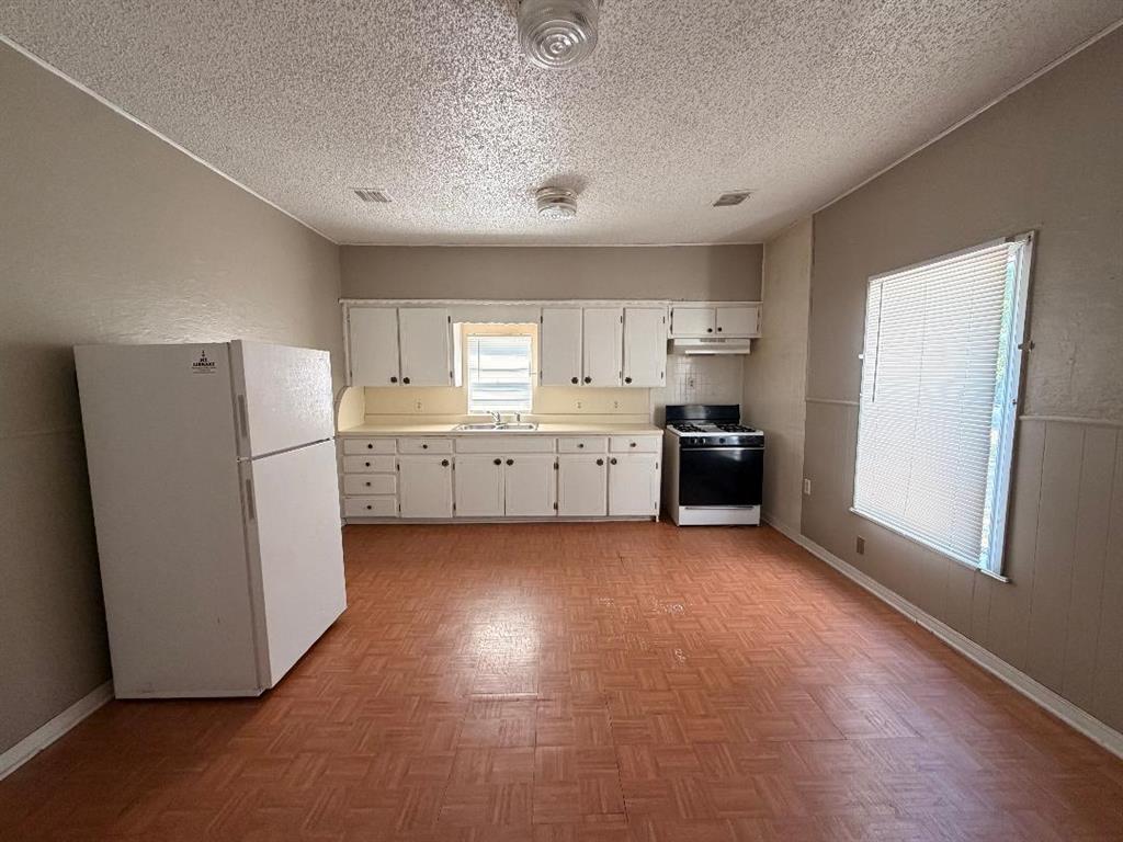 807 E Kean Street Property Photo 5
