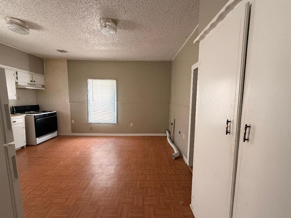 807 E Kean Street Property Photo 6