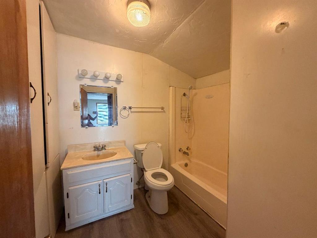 807 E Kean Street Property Photo 15