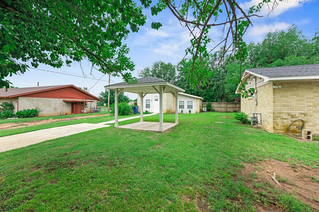 1223 E Vilas Avenue Property Photo 3