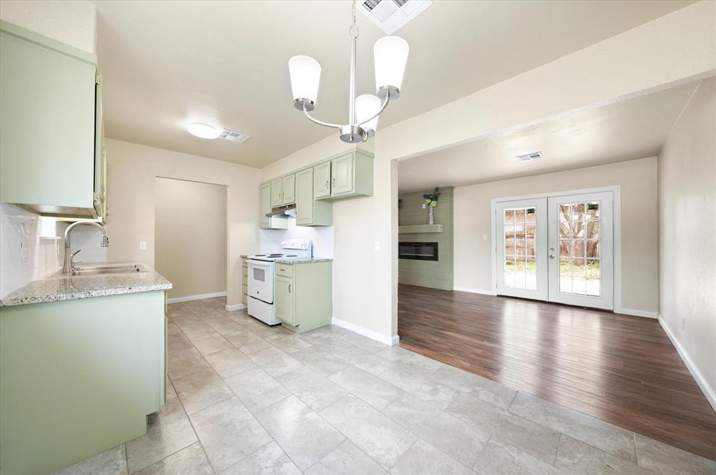 1223 E Vilas Avenue Property Photo 13