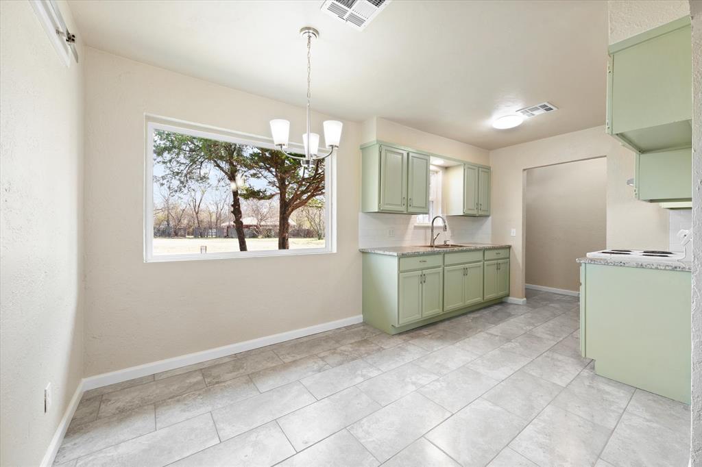 1223 E Vilas Avenue Property Photo 14
