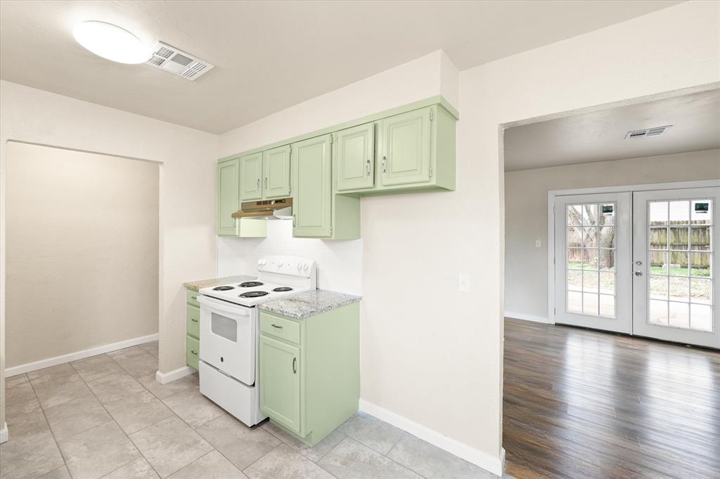 1223 E Vilas Avenue Property Photo 18