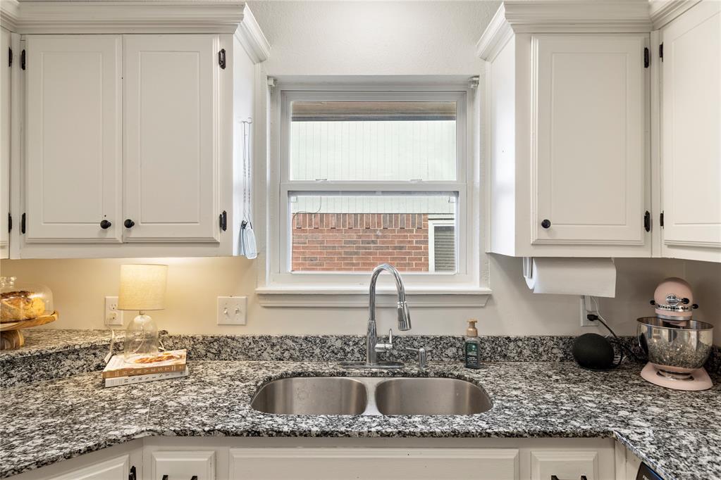 2204 Summer Way Lane Property Photo 11