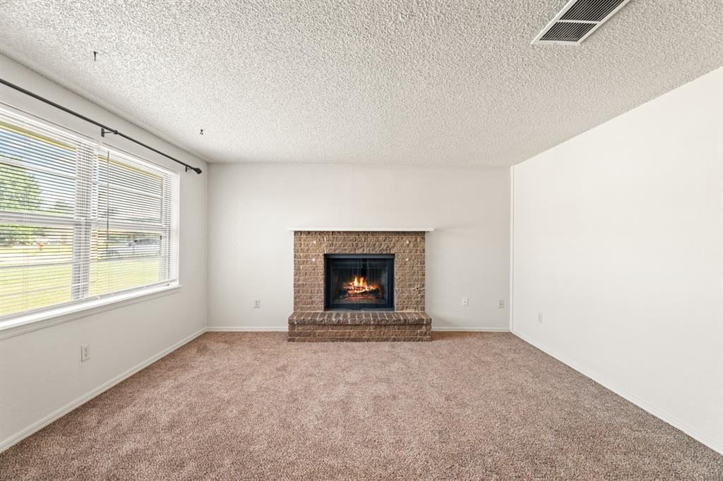 8607 S Drexel Place Property Photo 9