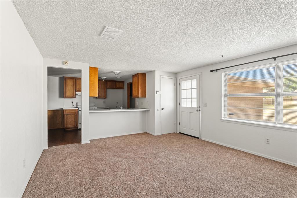 8607 S Drexel Place Property Photo 11