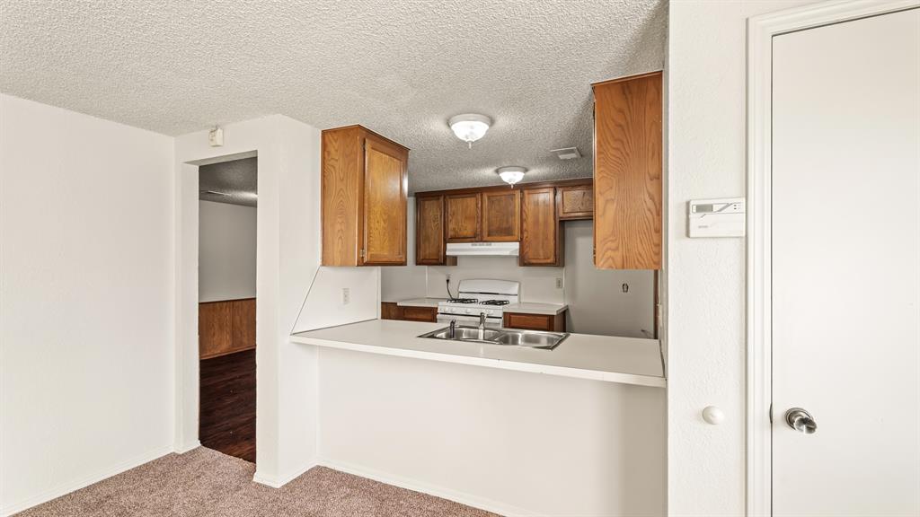 8607 S Drexel Place Property Photo 12