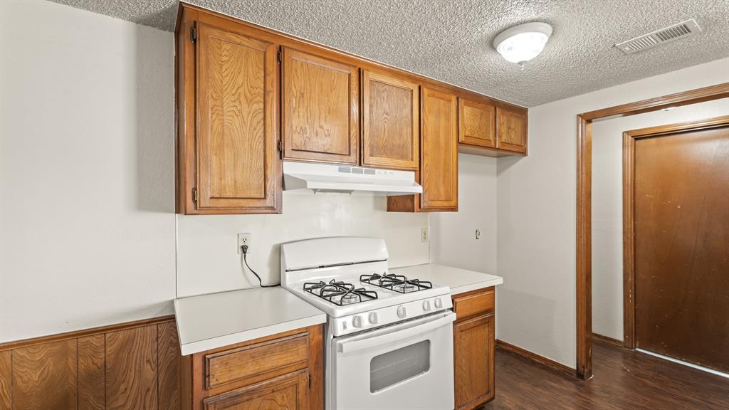8607 S Drexel Place Property Photo 14