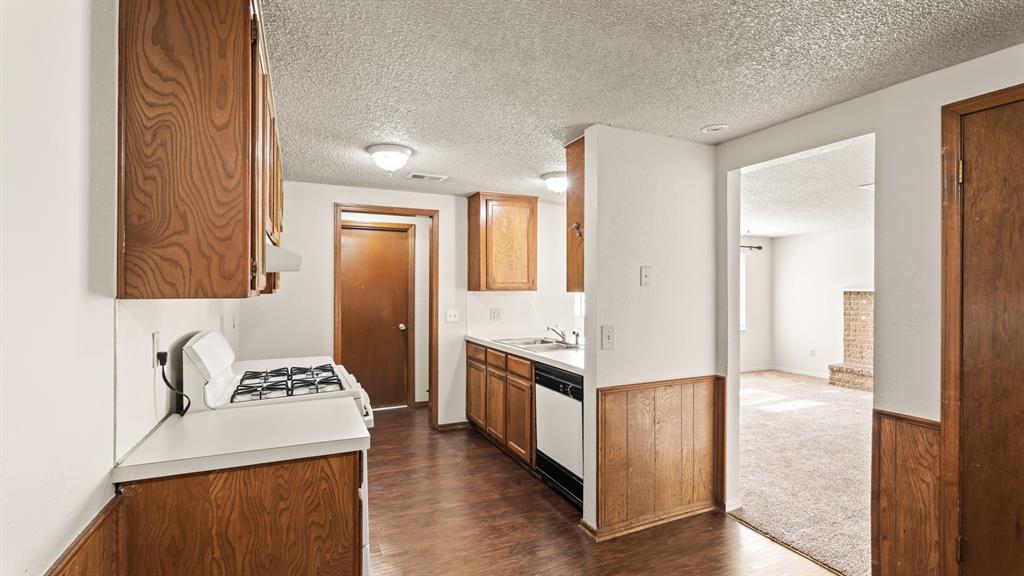 8607 S Drexel Place Property Photo 16