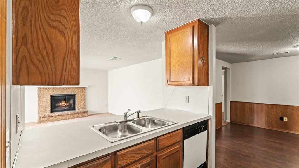 8607 S Drexel Place Property Photo 17
