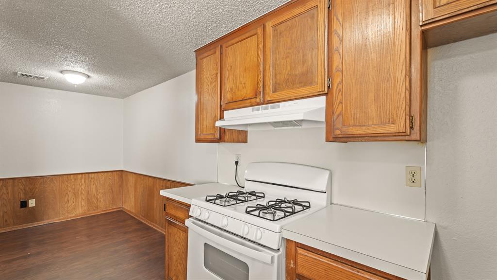 8607 S Drexel Place Property Photo 18