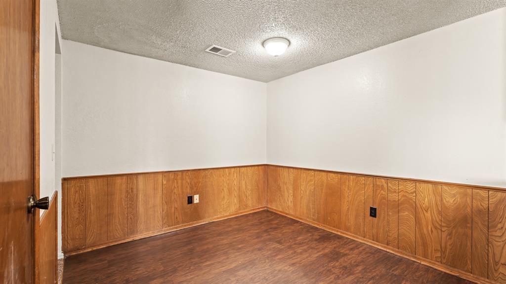 8607 S Drexel Place Property Photo 21