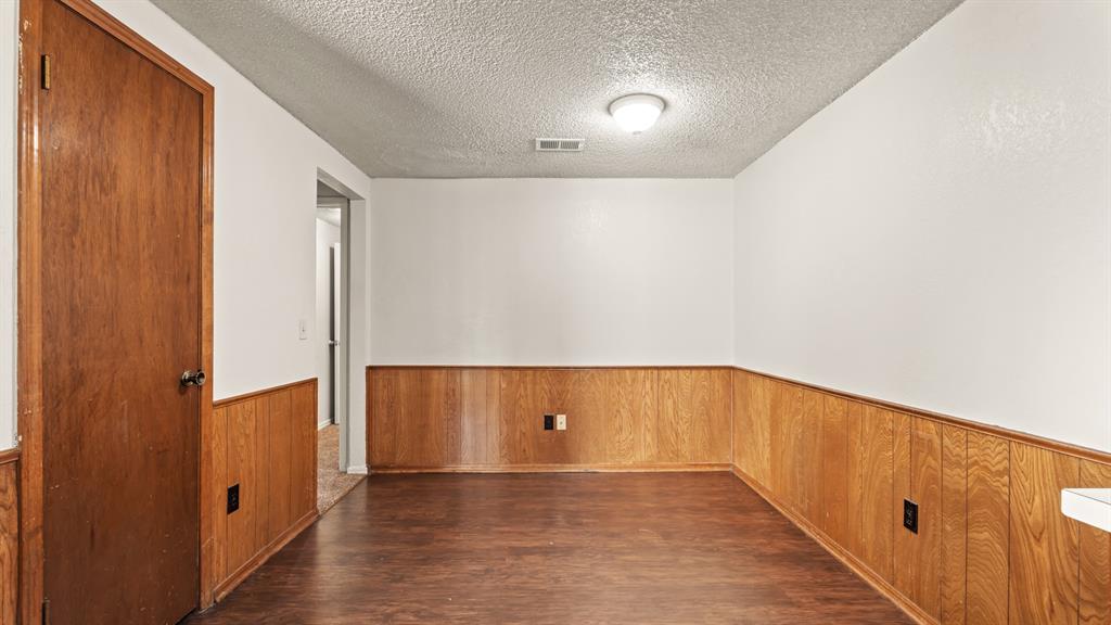 8607 S Drexel Place Property Photo 22