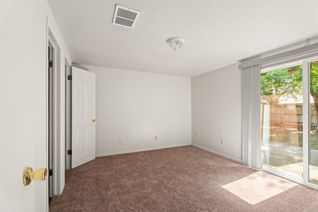 8607 S Drexel Place Property Photo 23