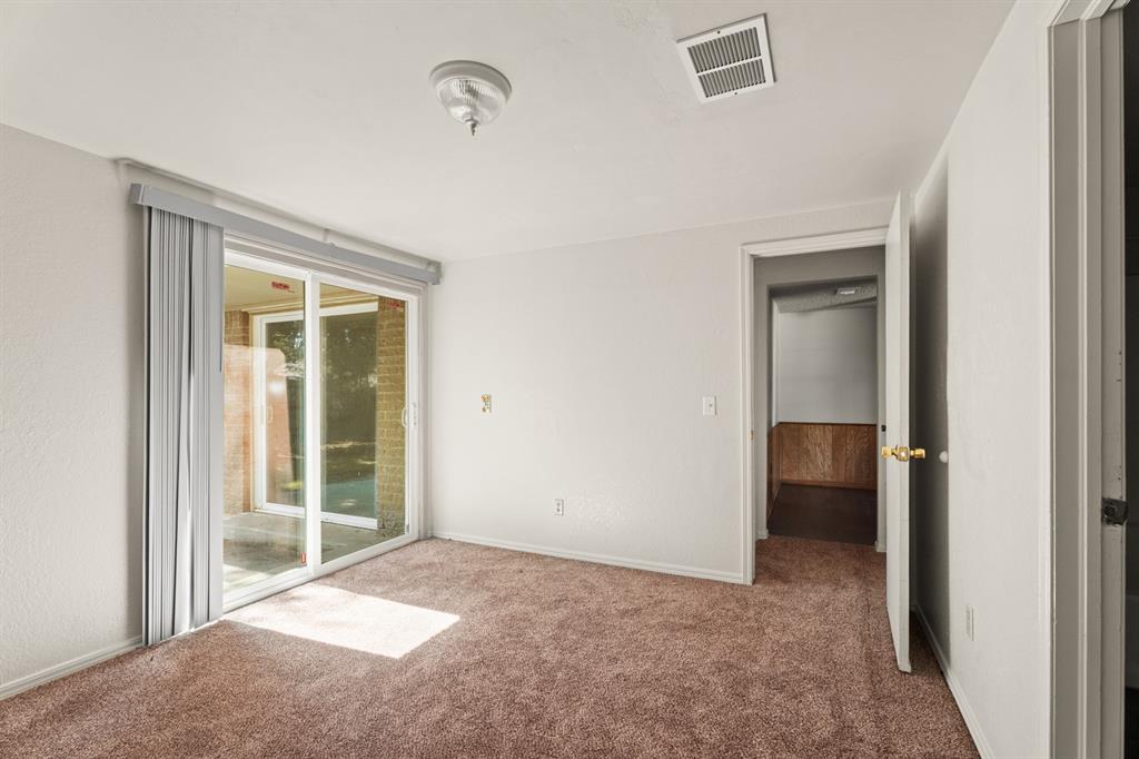 8607 S Drexel Place Property Photo 25