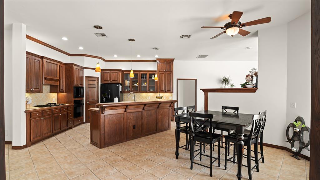 10500 Shady Glade Lane Property Photo 17