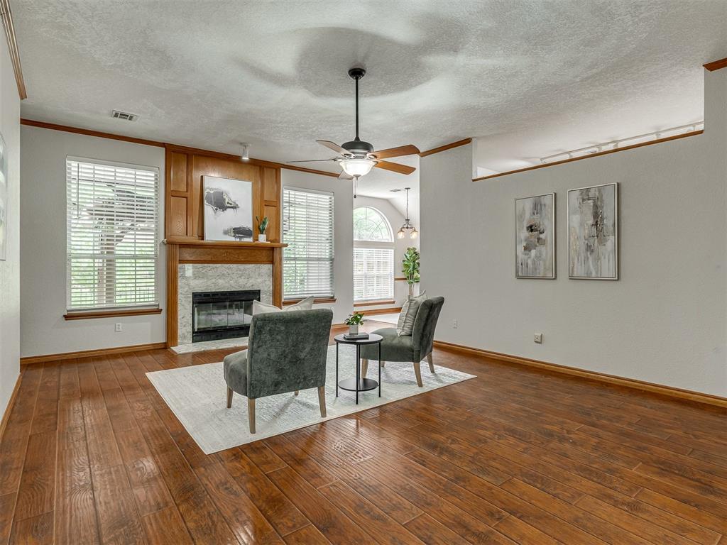 4932 Baker Street Property Photo 4