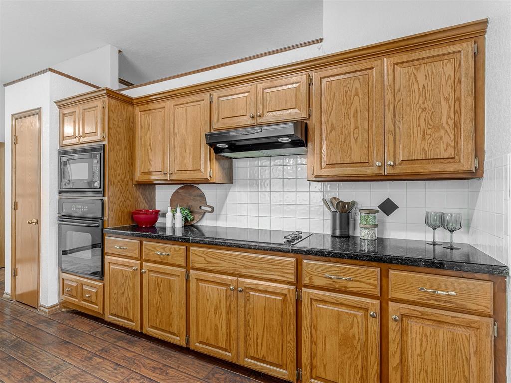4932 Baker Street Property Photo 11