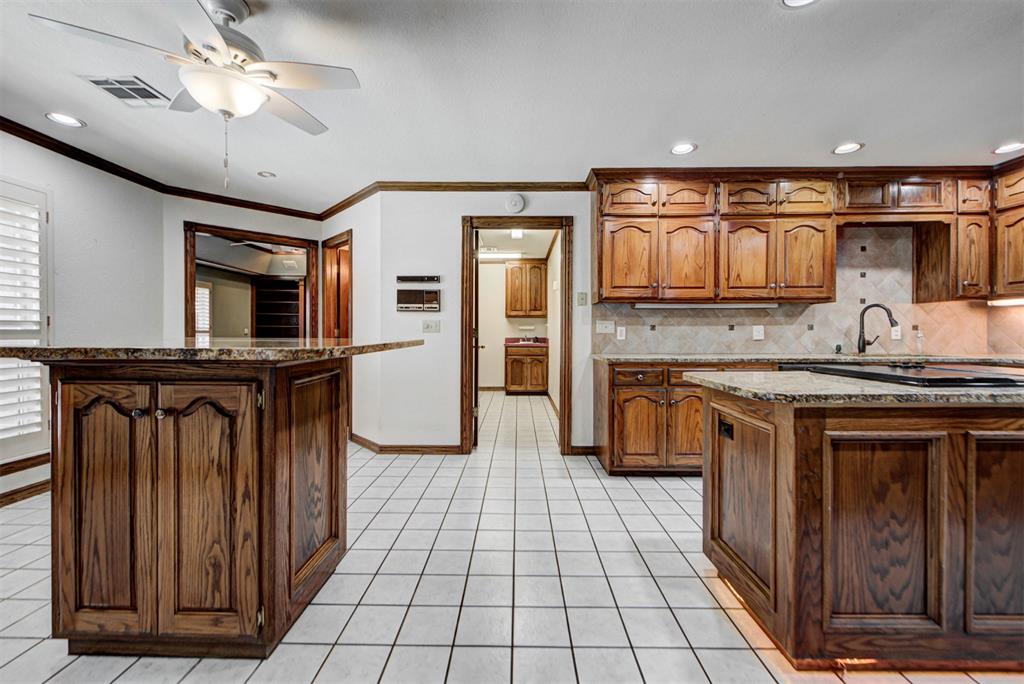 2501 Sw 123rd Place Property Photo 11