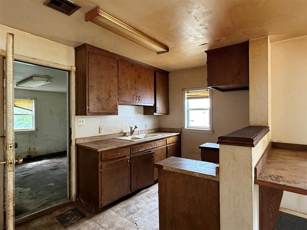 1805 N Kelham Avenue Property Photo 15
